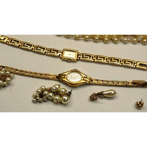 472 - VINTAGE PEARL NECKLACE & EARRING SET BY LOTUS PLUS THREE OTHER STRINGS INCLUDING FRESHWATER PEARLS