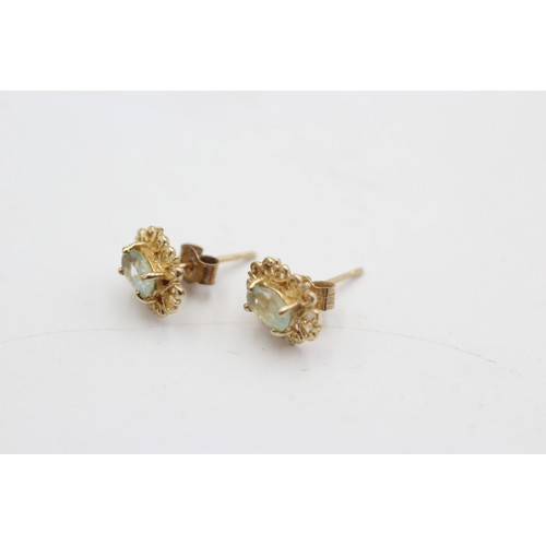 1 - 9ct Gold Topaz Openwork Stud Earrings (0.8g)