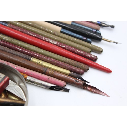 41 - 18 x Antique / Vintage DIPPING NIBS / Calligraphy Pens with Assorted Nibs