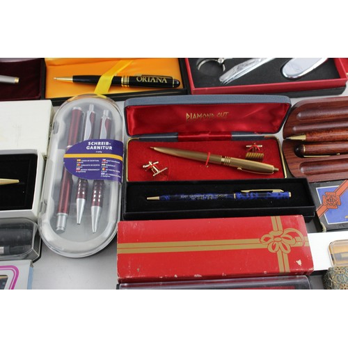 44 - 15 x Assorted Vintage BOXED WRITING INSTRUMENTS Inc. Fountains, Ballpoints Etc