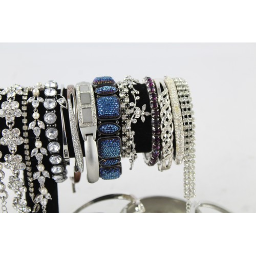 66 - 30x Retro Sparkly BRACELETS inc Silver Tone, Rhinestone, Chunky, Bangle, Foliate