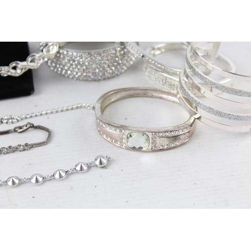 66 - 30x Retro Sparkly BRACELETS inc Silver Tone, Rhinestone, Chunky, Bangle, Foliate