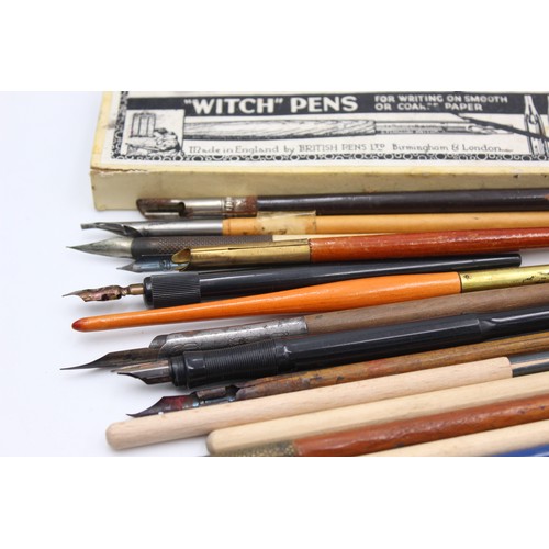 79 - 18 x Antique / Vintage DIPPING NIBS / Calligraphy Pens w/ Assorted Nibs