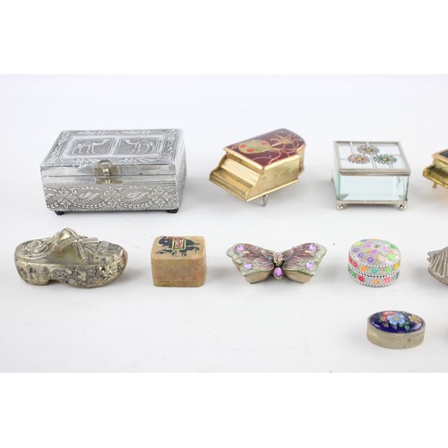 83 - 18 x Assorted Vintage Decorative TRINKET / PILL BOXES Inc Silver Plate, Stratton