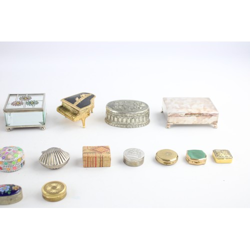 83 - 18 x Assorted Vintage Decorative TRINKET / PILL BOXES Inc Silver Plate, Stratton