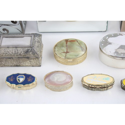 93 - 16 x Assorted Vintage PILL & TRINKET BOXES Inc Silver Plate, Enamel, Stones Etc