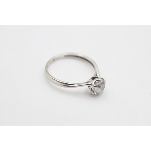 105 - 9ct White Gold White Gemstone Solitire Ring (1.2g) SIZE K