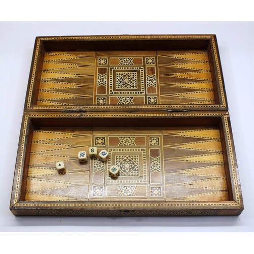 236 - CHESSBOARD AND BACKGAMMON SET