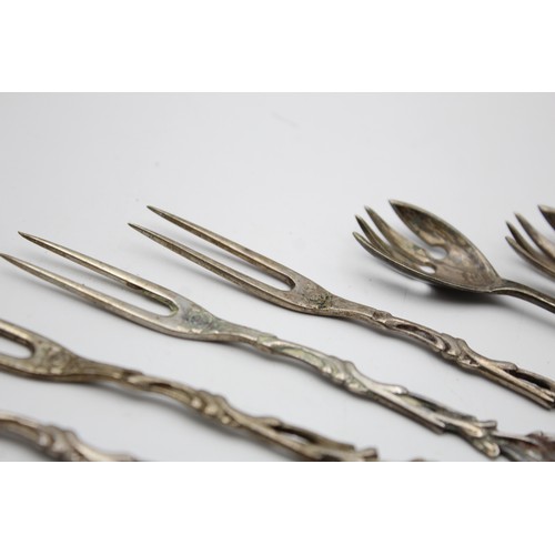 143 - 6 x Vintage Stamped .800 CONTINENTAL SILVER Ornate Pickle Forks (86g)