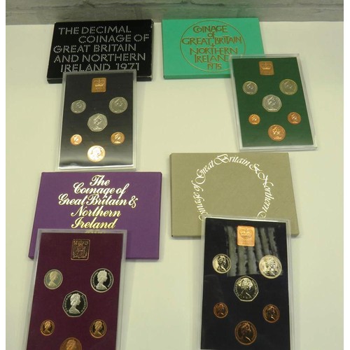 125 - 4 x ROYAL MINT COINAGE OF GB AND NORTHERN ISLAND INCLUDING 1971, 1975, 1976, 1980