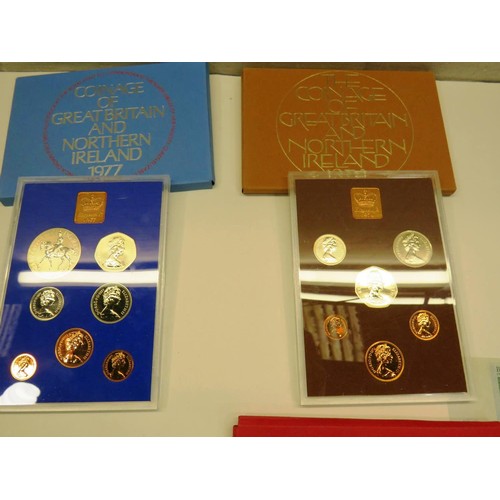 133 - 4 x ROYAL MINT COINAGE OF GB AND NORTHERN IRELAND INCLUDING 1973, 1974, 1977 AND 1978