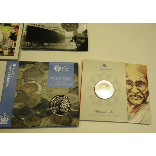 134 - 5 x ASSORTED ROYAL MINT COINS INCLUDING TOWER OF LONDON £5, GANDHI £5, ROYAL ALBERT HALL, TITANIC AN... 