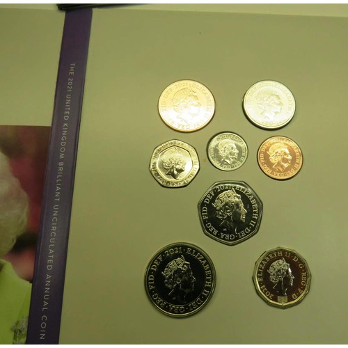 137 - 7 x ASSORTED COIN COLLECTOR INCLUDING 2020 LUNAR YEAR, 2021 ROYAL MINT SET ETC