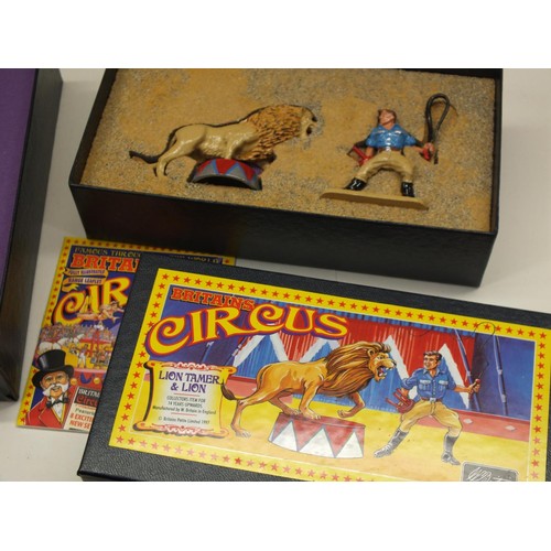 109 - 4x BRITAINS CIRCUS MODEL SETS TO INCLUDE LION TAMER & LION - MODEL 8672, JUGGLING STILT WALKER 08670... 