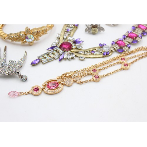 409 - 8 x Vintage & Retro Statement Rhinestone JEWELLERY inc. Animal,