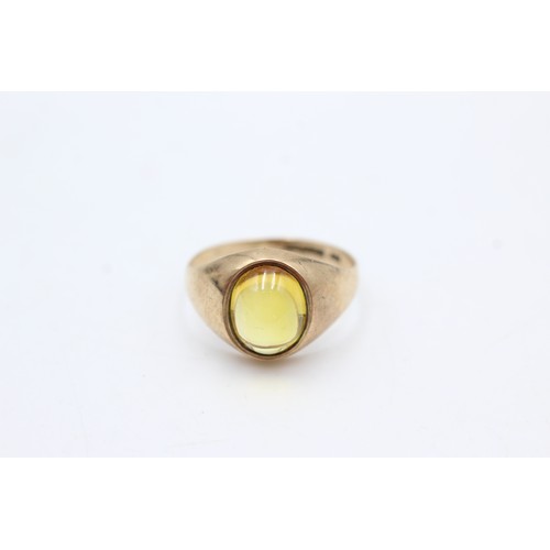 432 - 9ct gold glass cabochon signet ring (2.7g)