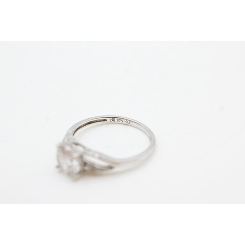 470 - 9ct white gold clear gemstone solitaire ring (2.2g)