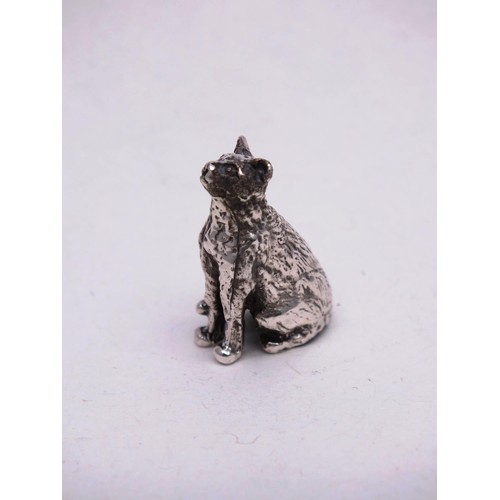 333 - SMALL SILVER CAT SITIING