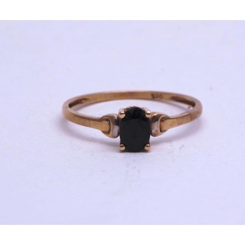 146 - 9ct SAPPHIRE RING SIZE M