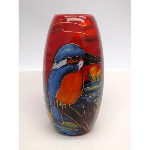 306 - ANITA HARRIS KING FISHER VASE- SIGNED IN GOLD