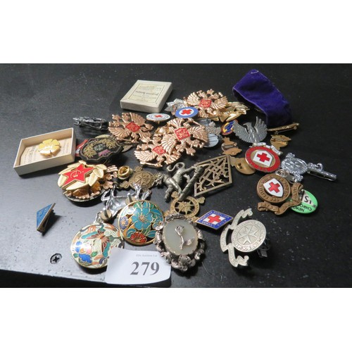 279 - BADGES INCLUDING RED CROSS, GUIDES, MILITARY, CLOISONNE ETC