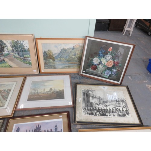 295 - JOBLOT OF ASSORTED PICTURES