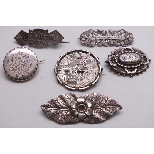 350 - 6 x SILVER BROOCHES