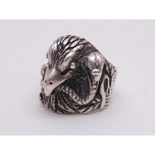 365 - SILVER EAGLE AND SNAKE RING SIZE T - 23g