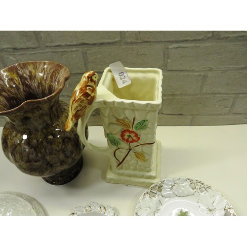 24 - ART DECO LANGTON BIRD VASE, BROWN MOTTLED VASE AND THREE PLATES