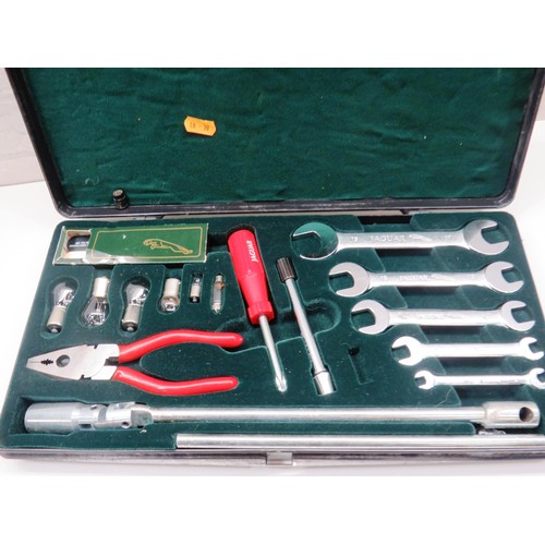 39 - JAGUAR XJS ORIGINAL TOOL KIT- COMPLETE