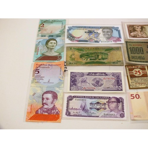 215 - COLLECTION OF BANKNOTES