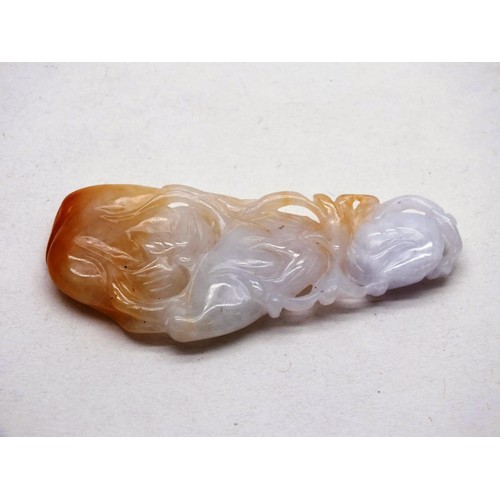 231 - VINTAGE CHINESE CARVED YELLOW JADE PENDANT