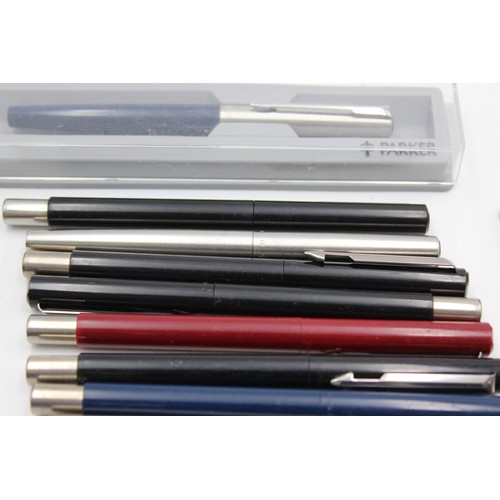 409 - 10 x Assorted PARKER Fountain Pens Includes Vintage, Frontier, Vector, Boxed Etc