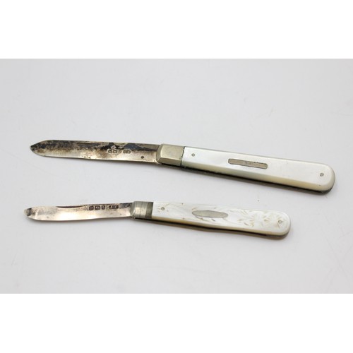 431 - 2 x Antique Hallmarked .925 STERLING SILVER Fruit Knives with mother of pearl Handles (41g)