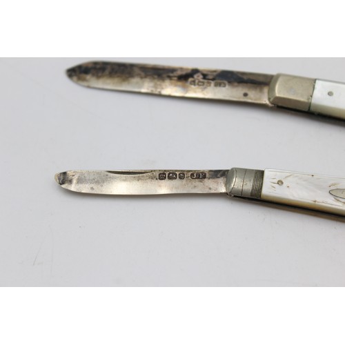 431 - 2 x Antique Hallmarked .925 STERLING SILVER Fruit Knives with mother of pearl Handles (41g)