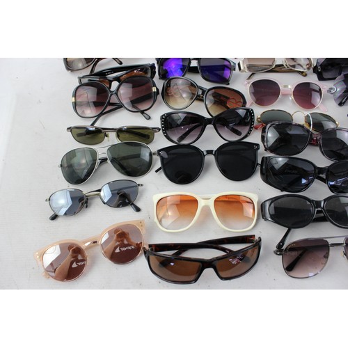 457 - 80 x Assorted SUNGLASSES Includes Vintage, Ladies, Fabris Lane, Carven, Bloc Etc