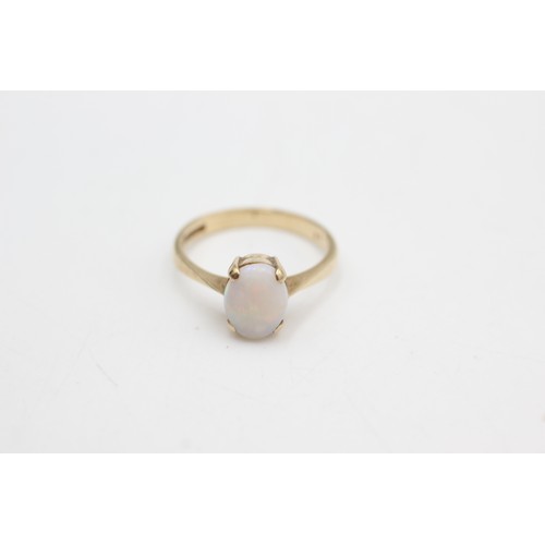 468 - 9ct gold vinage opal solitaire ring (1.2g)Size-M