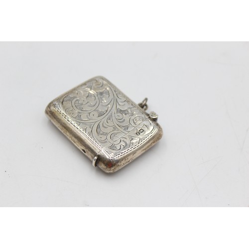 485 - Antique Hallmarked 1919 Chester STERLING SILVER Vesta / Match Case (28g)