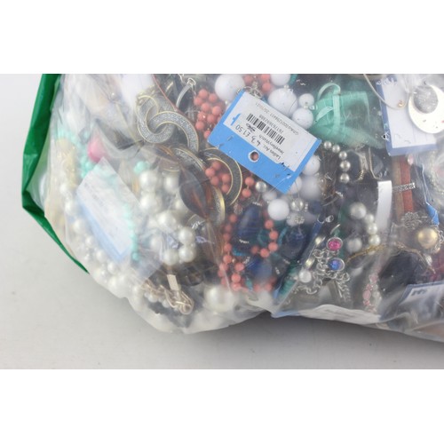 487 - 10kg Bulk UNSORTED JEWELLERY Includes HUGE ASSORTMENT, Bangles, Necklaces, Rings