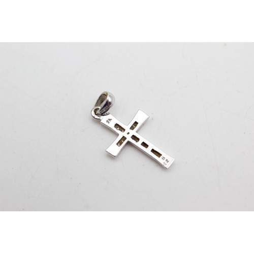 526 - 9ct white gold vintage diamond cross pendant (1.1g)