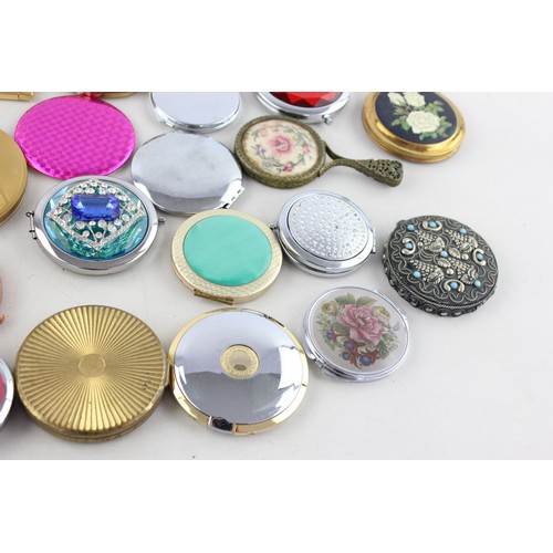 538 - 30 x Assorted Ladies VANITY Powder COMPACTS / MIRRORS Includes Stratton & Kigu