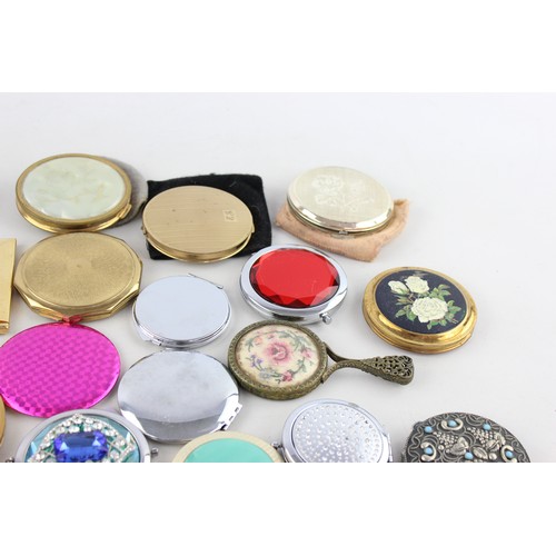 538 - 30 x Assorted Ladies VANITY Powder COMPACTS / MIRRORS Includes Stratton & Kigu