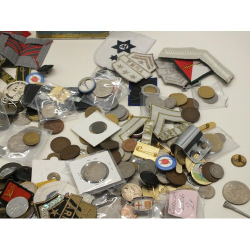 70 - OLD TIN FULL VARIOUS BADGES AND COINS ETC