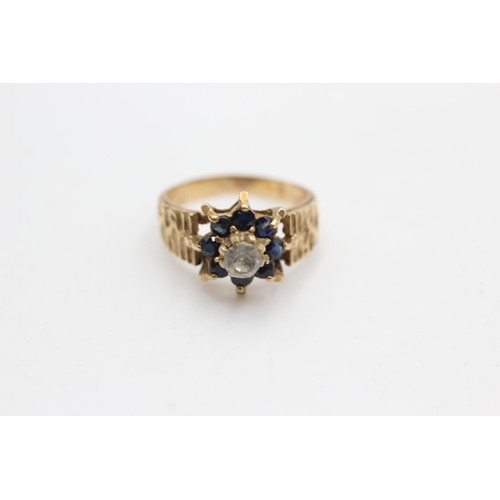 464 - 9ct gold vintage sapphire & clear gemstone dress ring (2.3g) - size G