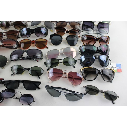 465 - 50 x Assorted SUNGLASSES Inc Vintage, Ladies, Vogue, Foster Grant, Oasis Etc