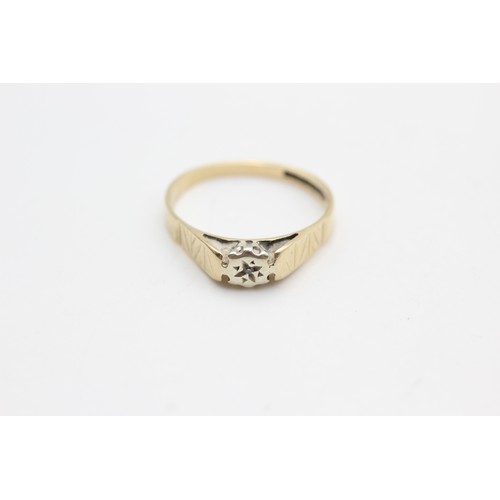 466 - 9ct gold vintage diamond solitaire ring (1.9g) - size O