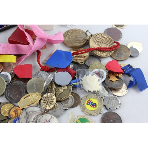 491 - 80 x Antique / Vintage Assorted SPORT MEDALS / MEDALLIONS Inc. Football Etc.