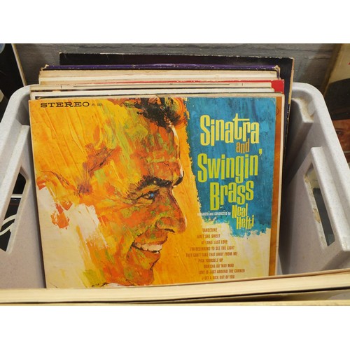 132 - FRANK SINATRA MEMORABILIA INCLUDES SIGNED PHOTOGRAPH, RECORDS & 1978 PROGRAMME FROM ROYAL FESTIVAL H... 