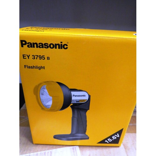 83 - BOX OF SIX PANASONIC EY3795 15,6V TORCHES