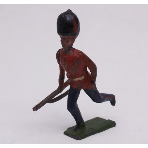 536 - LEAD SOLDIER WITH MOVEABLE ARM